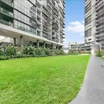 Modern Stylish 3 Bedroom Condo - Parking, Gym, Pool