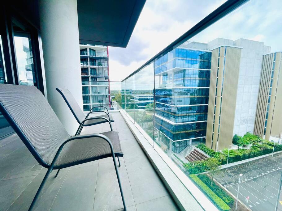 Apartment Modern Stylish 3 Bedroom - Parking, Gym, Pool